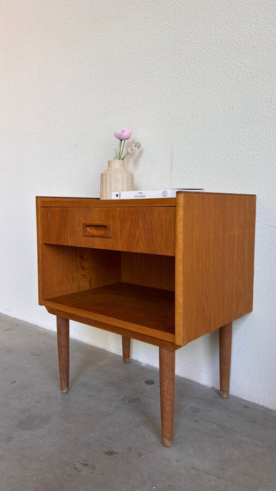 
                  
                    Set vintage nachtkastjes eiken - LOUI.STORE
                  
                