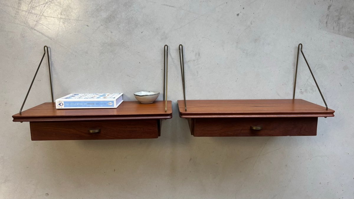 
                  
                    Set vintage string wandkastjes teak - LOUI.STORE
                  
                