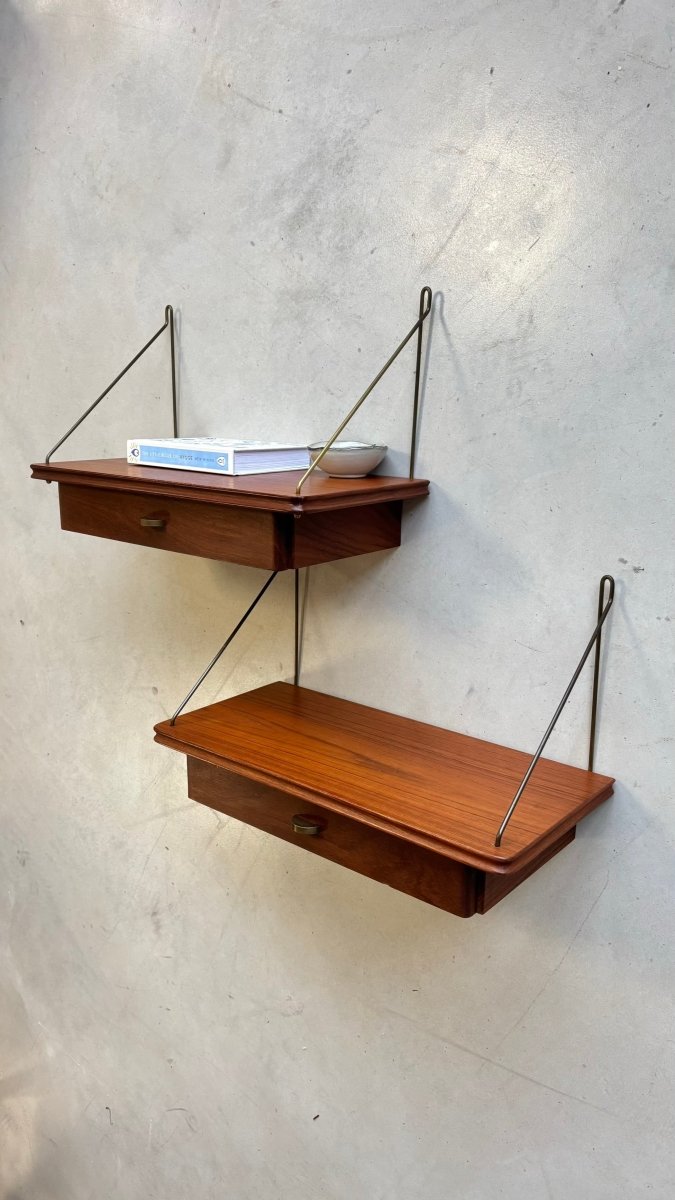 
                  
                    Set vintage string wandkastjes teak - LOUI.STORE
                  
                