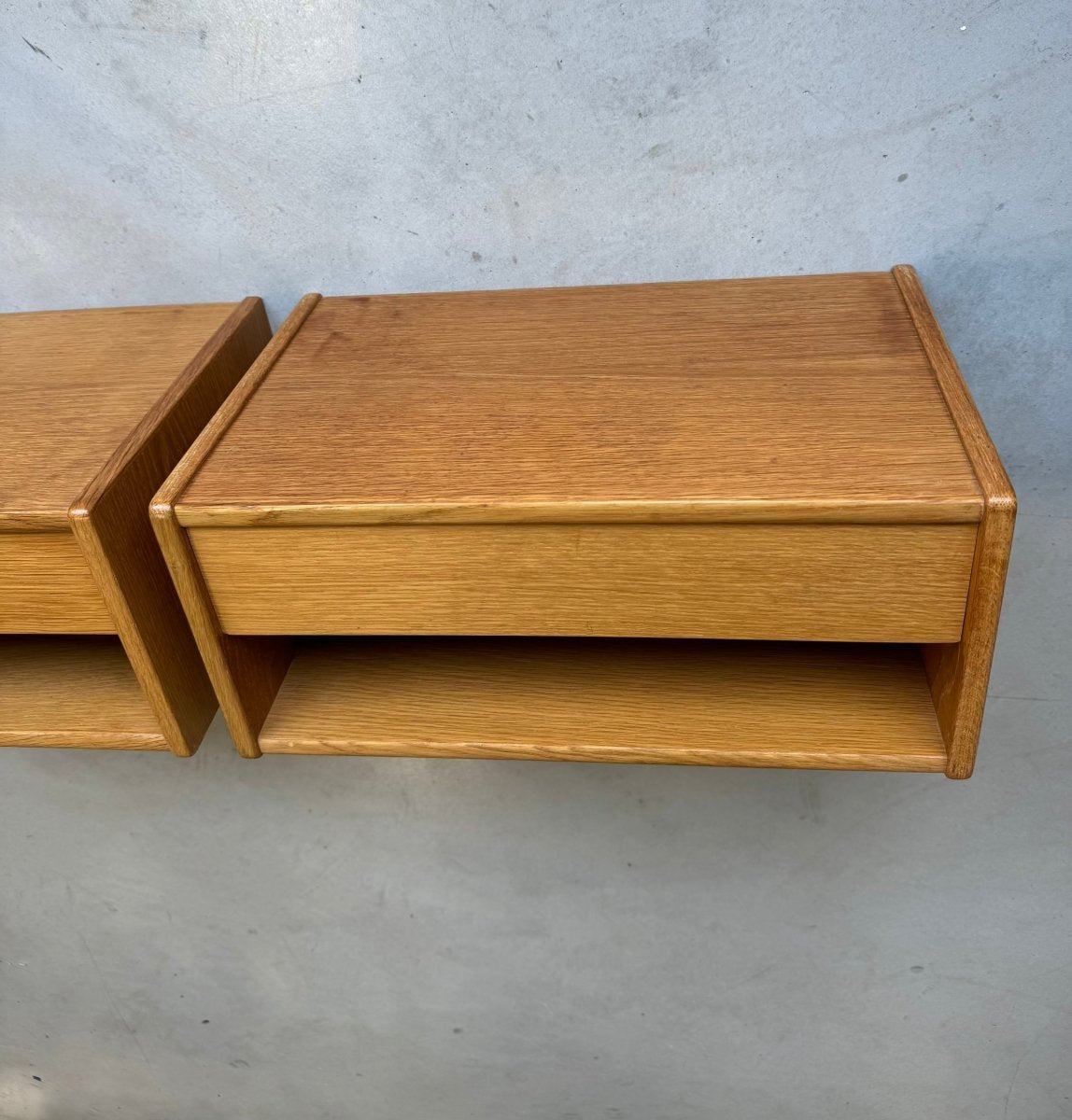 
                  
                    Set vintage wandkastjes eiken set - LOUI.STORE
                  
                