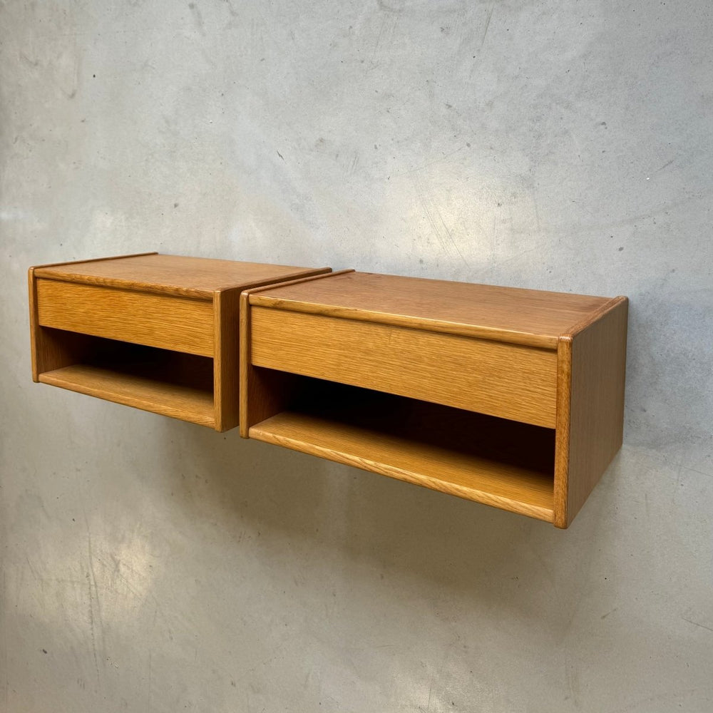 
                  
                    Set vintage wandkastjes eiken set - LOUI.STORE
                  
                