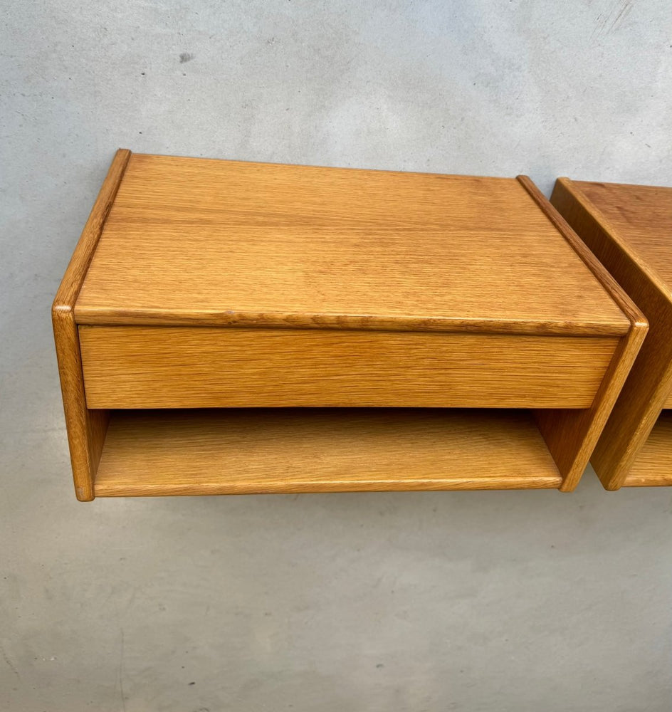 
                  
                    Set vintage wandkastjes eiken set - LOUI.STORE
                  
                