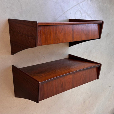 
                  
                    Set vintage wandkastjes Ølholm Møbler palissander - LOUI.STORE
                  
                