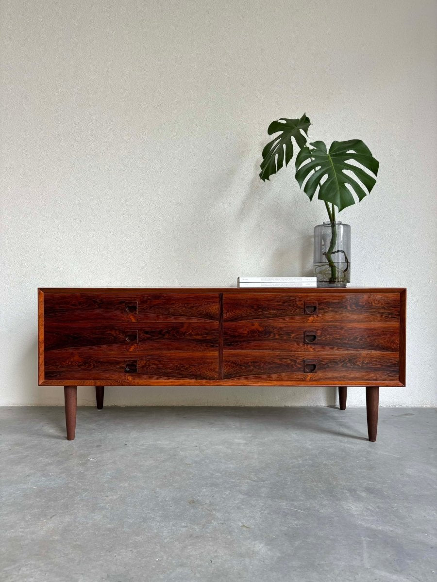 
                  
                    Sideboard Brouer palissander 6 lades - LOUI.STORE
                  
                