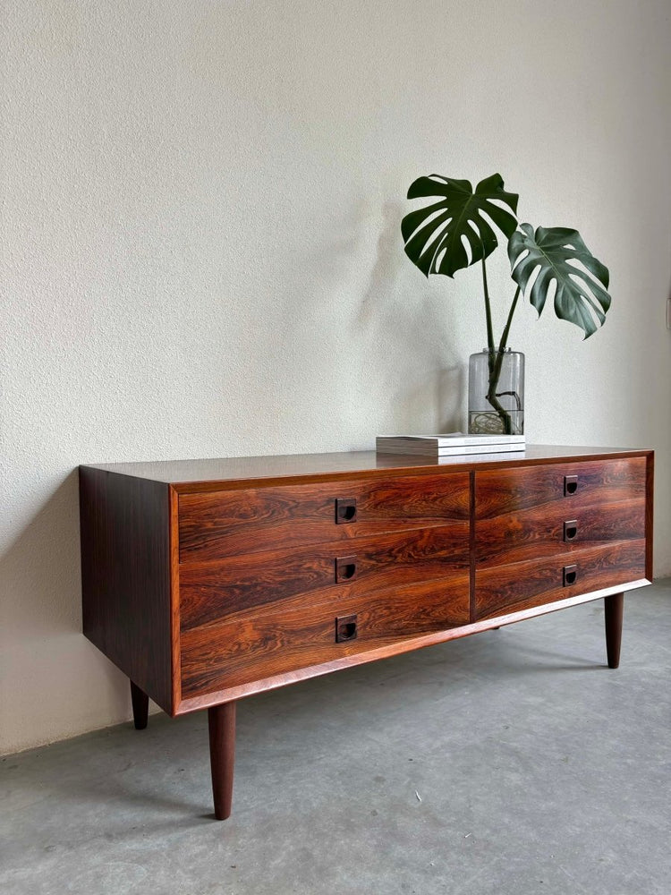 
                  
                    Sideboard Brouer palissander 6 lades - LOUI.STORE
                  
                