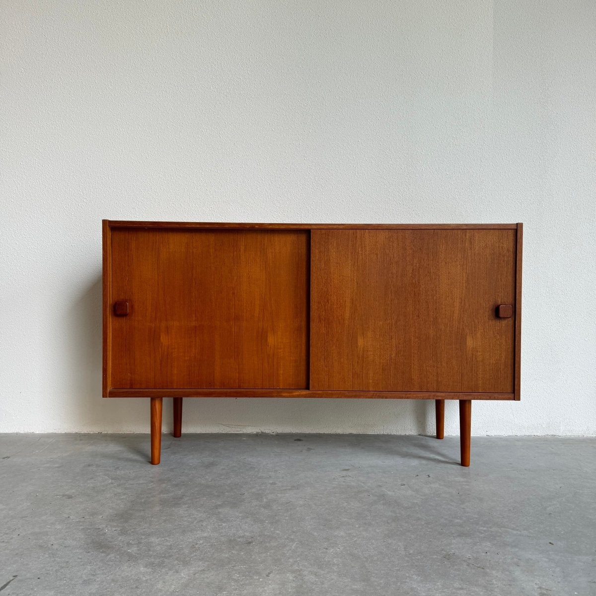 
                  
                    Sideboard domino teak - LOUI.STORE
                  
                