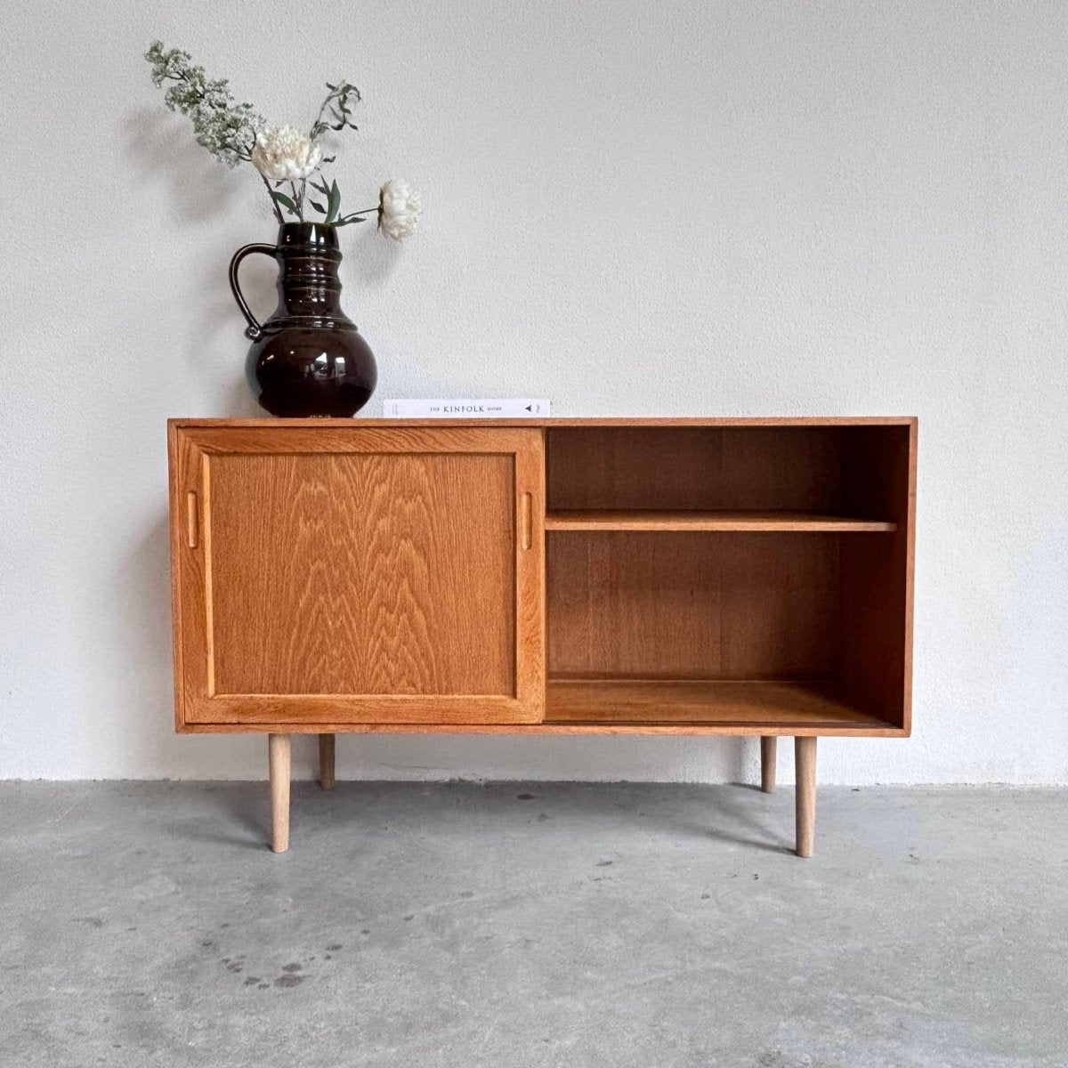 
                  
                    Sideboard eik ingelegd handgreep - LOUI.STORE
                  
                