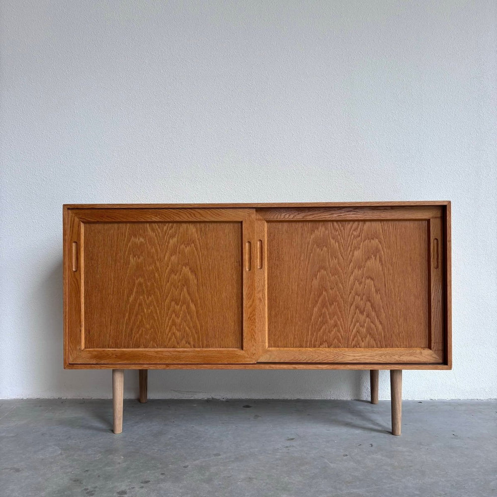 
                  
                    Sideboard eik ingelegd handgreep - LOUI.STORE
                  
                