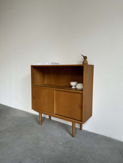 
                  
                    Sideboard eiken 2 schuifdeuren - LOUI.STORE
                  
                