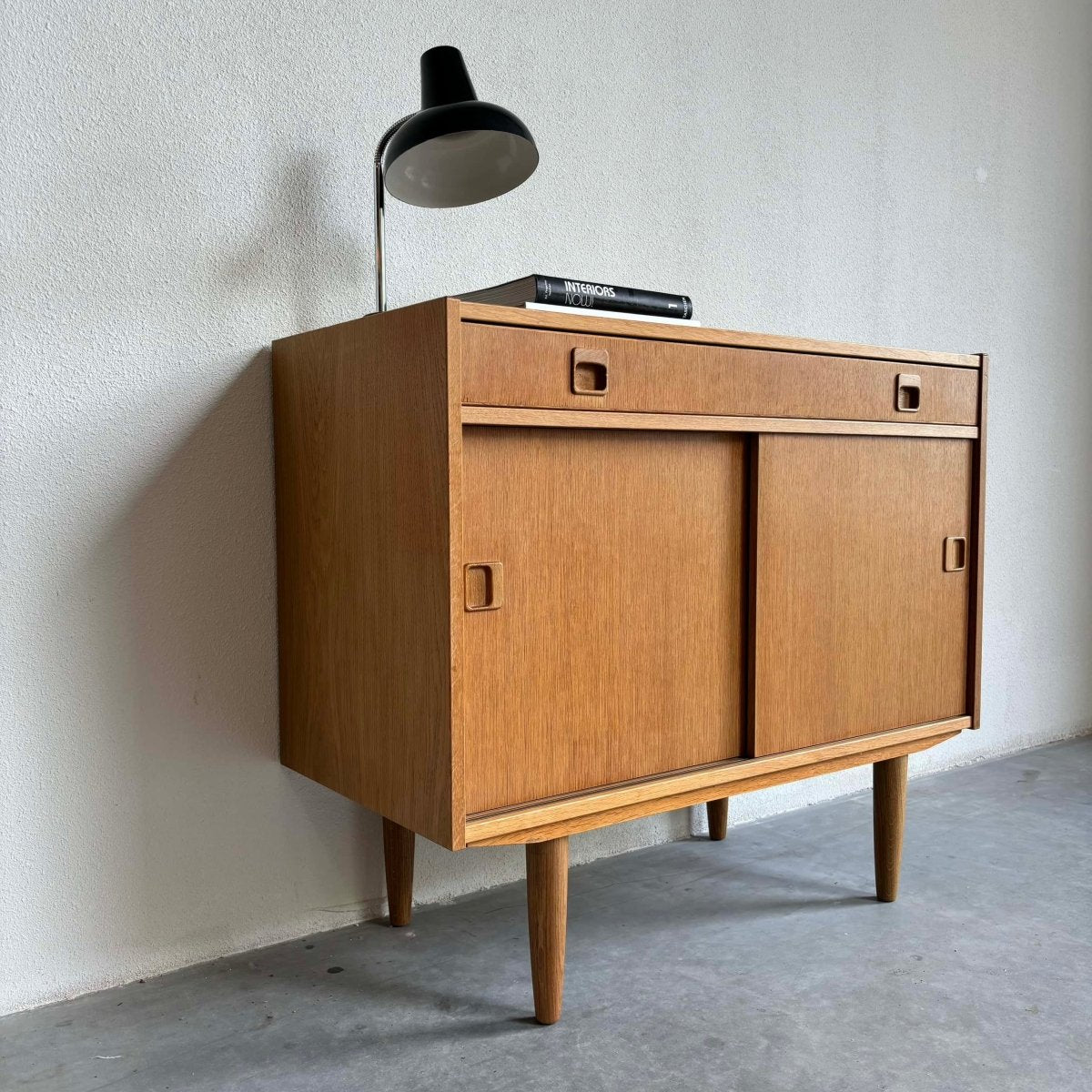 
                  
                    Sideboard eiken lade + deurtjes - LOUI.STORE
                  
                