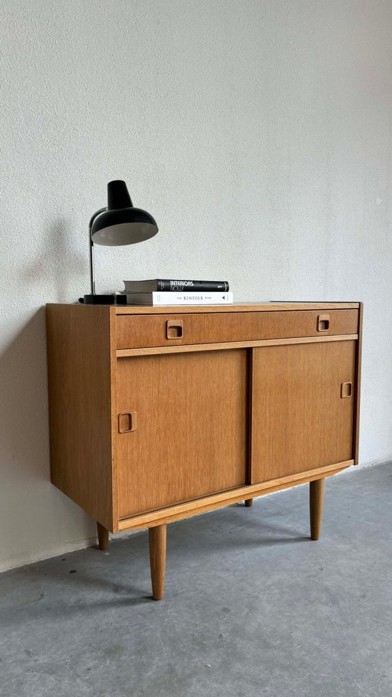 
                  
                    Sideboard eiken lade + deurtjes - LOUI.STORE
                  
                