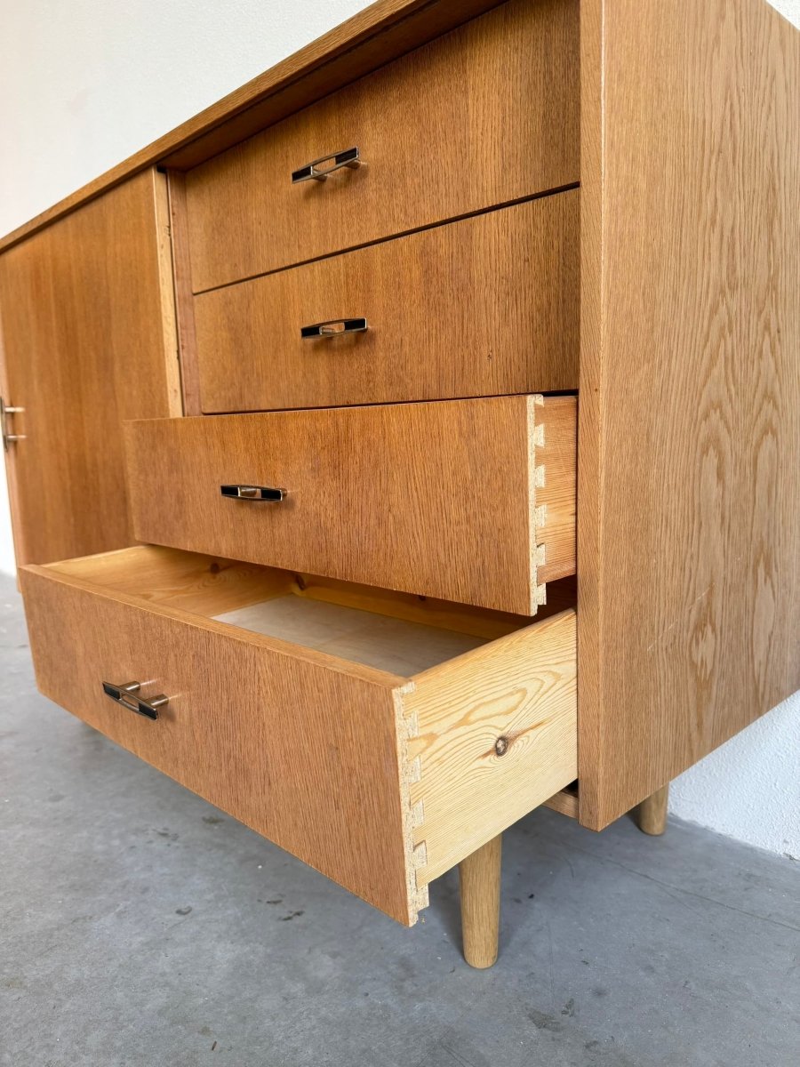 
                  
                    Sideboard eiken metalen greepje - LOUI.STORE
                  
                