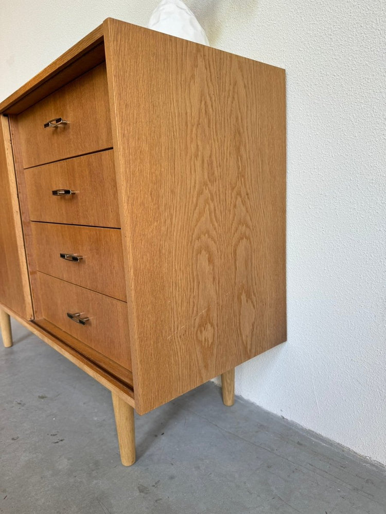 
                  
                    Sideboard eiken metalen greepje - LOUI.STORE
                  
                