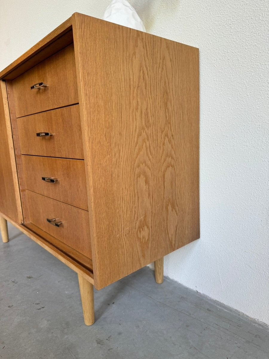 
                  
                    Sideboard eiken metalen greepje - LOUI.STORE
                  
                