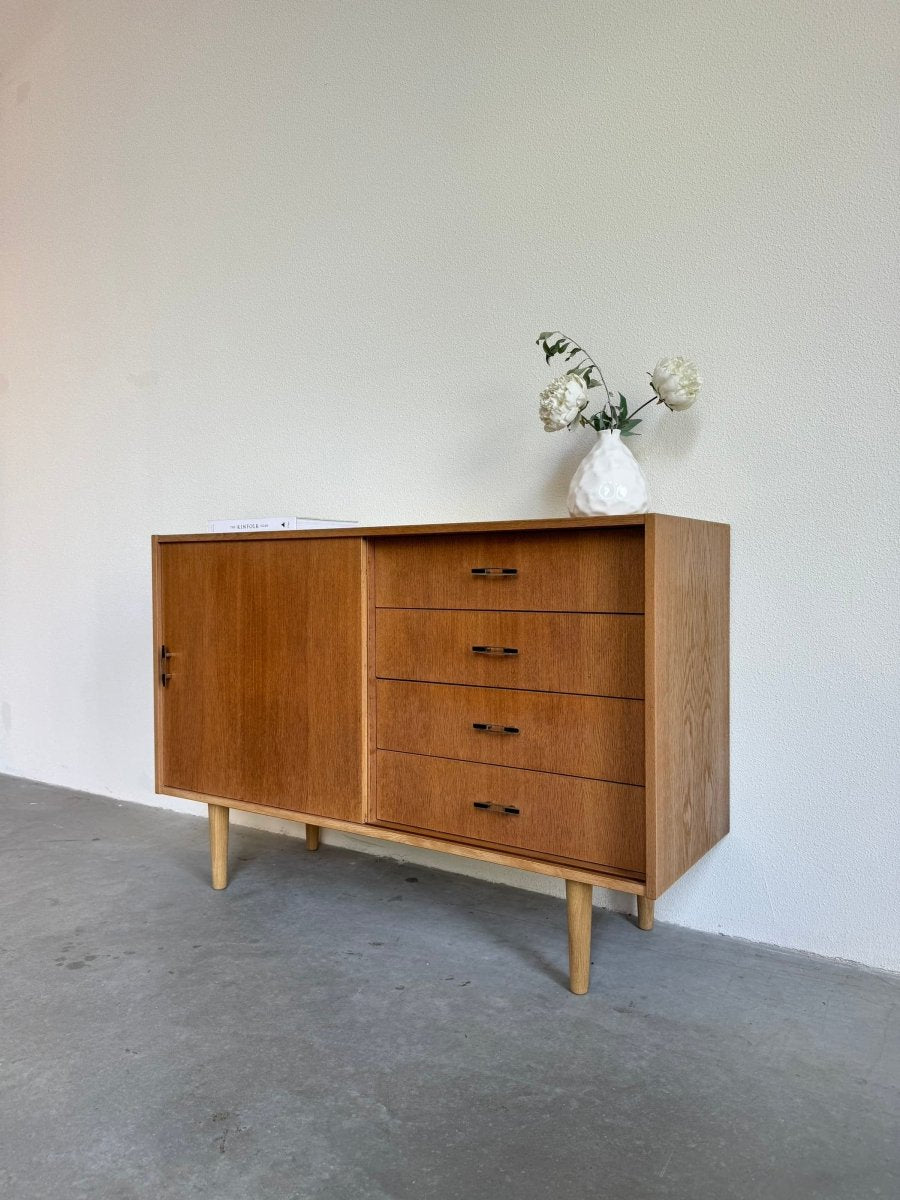 
                  
                    Sideboard eiken metalen greepje - LOUI.STORE
                  
                