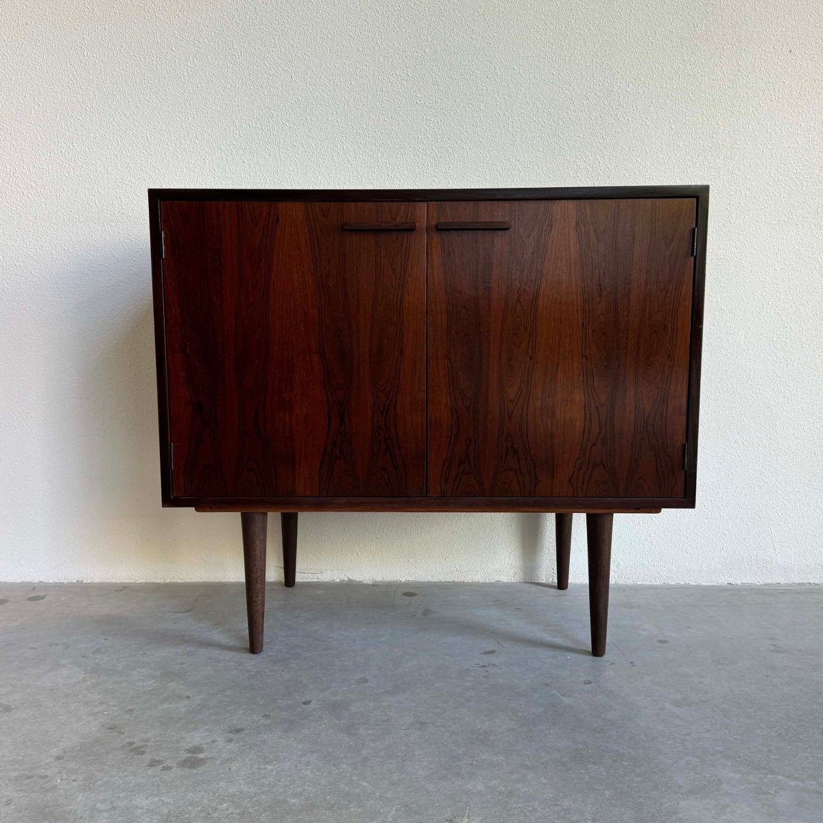 
                  
                    Sideboard Kai Kristiansen palissander - LOUI.STORE
                  
                