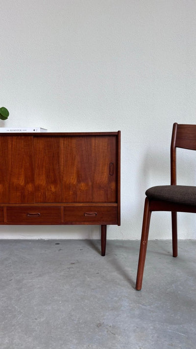 
                  
                    sideboard lades in teak - LOUI.STORE
                  
                
