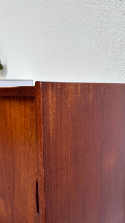 
                  
                    sideboard lades in teak - LOUI.STORE
                  
                