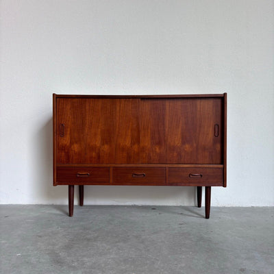 
                  
                    sideboard lades in teak - LOUI.STORE
                  
                