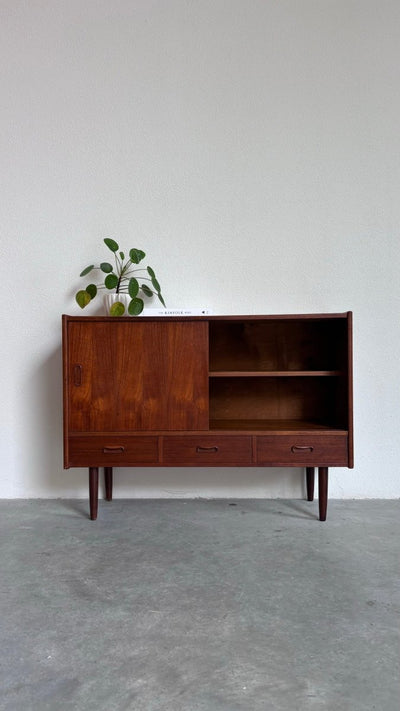
                  
                    sideboard lades in teak - LOUI.STORE
                  
                