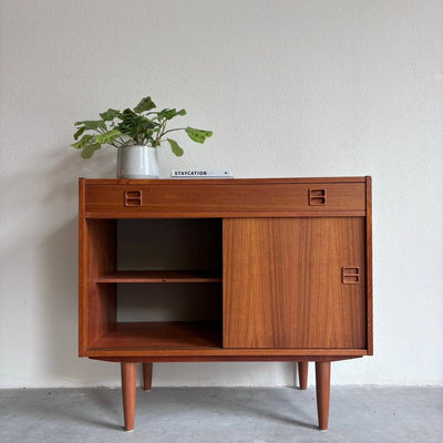 
                  
                    Sideboard lades schuifdeuren - LOUI.STORE
                  
                