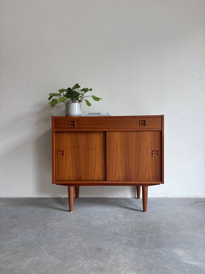 
                  
                    Sideboard lades schuifdeuren - LOUI.STORE
                  
                