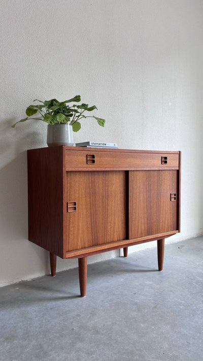 
                  
                    Sideboard lades schuifdeuren - LOUI.STORE
                  
                