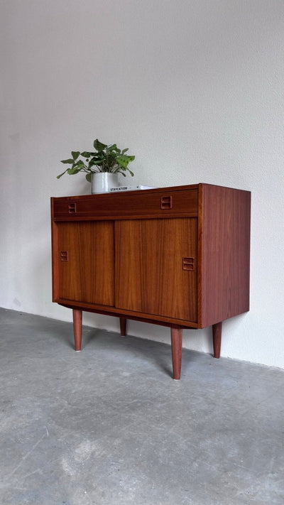 
                  
                    Sideboard lades schuifdeuren - LOUI.STORE
                  
                