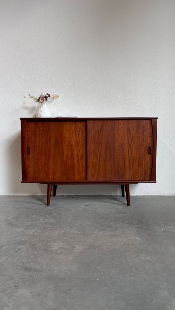 
                  
                    Sideboard ronde rand teak - LOUI.STORE
                  
                