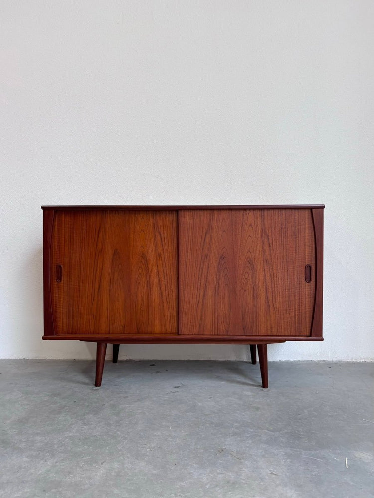 
                  
                    Sideboard ronde rand teak - LOUI.STORE
                  
                