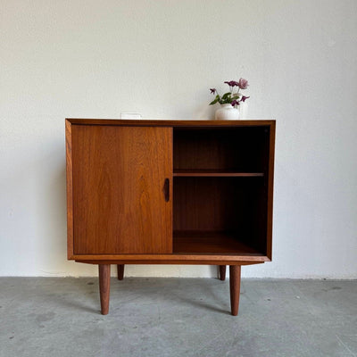 Sideboard schuifdeurtjes teak - LOUI.STORE
