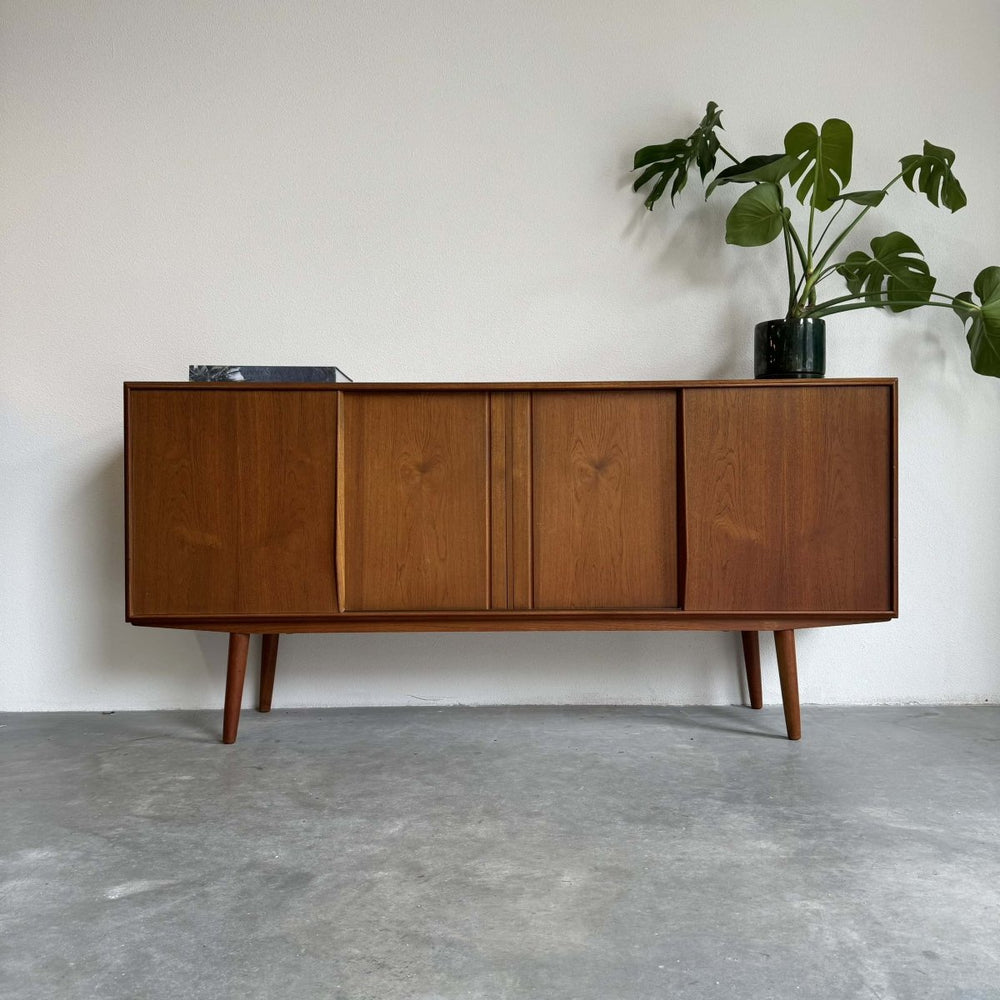 Sideboard teak 4 schuifdeuren EW Bach - LOUI.STORE