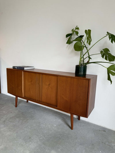 Sideboard teak 4 schuifdeuren EW Bach - LOUI.STORE