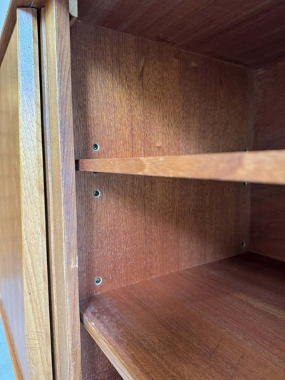 
                  
                    Sideboard teak 4 schuifdeuren EW Bach - LOUI.STORE
                  
                