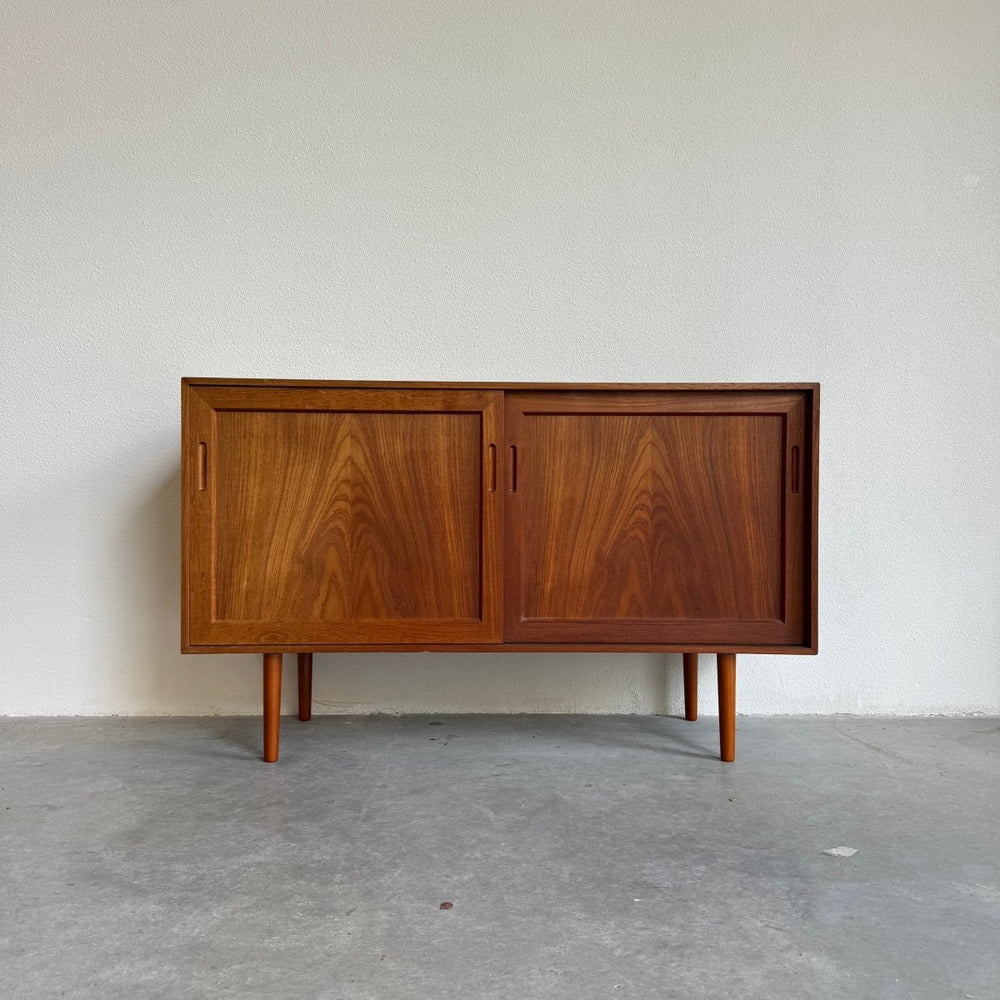 
                  
                    Sideboard teak met lijst - LOUI.STORE
                  
                