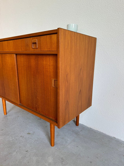 Sideboard teak schuifdeuren en lade - LOUI.STORE