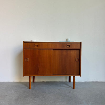 Sideboard teak schuifdeuren en lade - LOUI.STORE