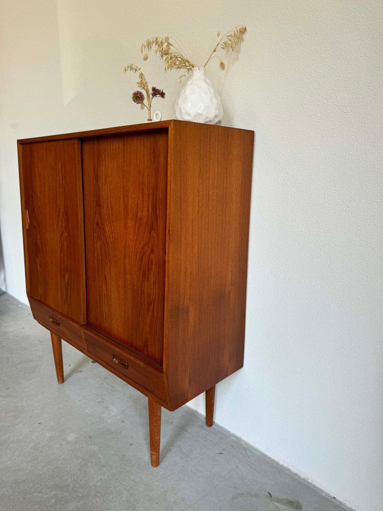 
                  
                    Smal highboard teak - LOUI.STORE
                  
                