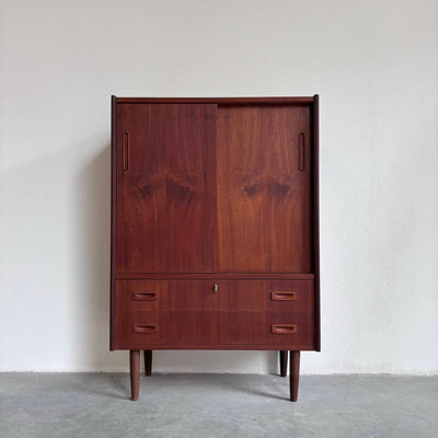 
                  
                    Smal highboard teak - LOUI.STORE
                  
                