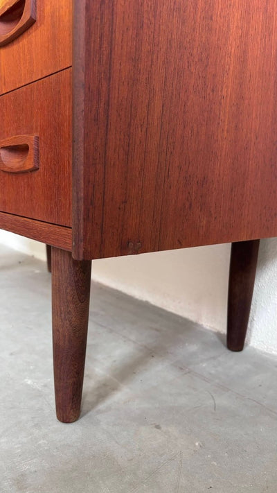 
                  
                    Smal highboard teak - LOUI.STORE
                  
                