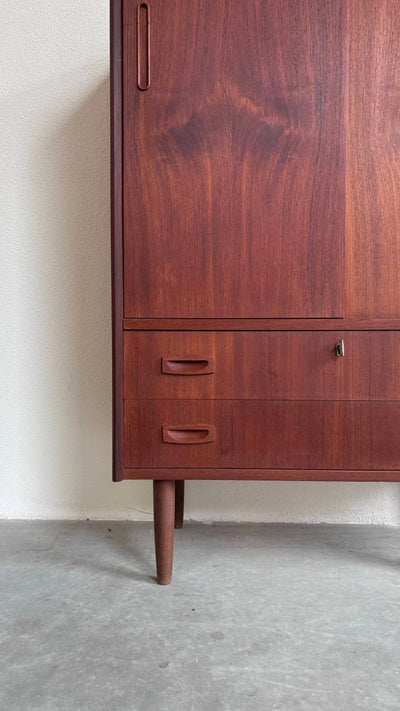 
                  
                    Smal highboard teak - LOUI.STORE
                  
                