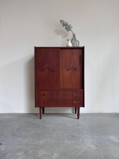 
                  
                    Smal highboard teak - LOUI.STORE
                  
                