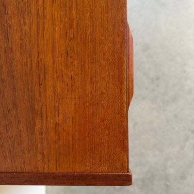 
                  
                    Smalle vintage ladekast 6* teak - LOUI
                  
                