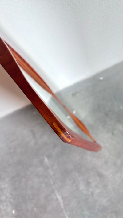 
                  
                    Spiegel teak sierlijke lijst - LOUI.STORE
                  
                