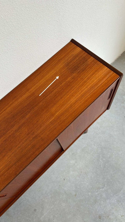 
                  
                    Strak lowboard teak - LOUI.STORE
                  
                