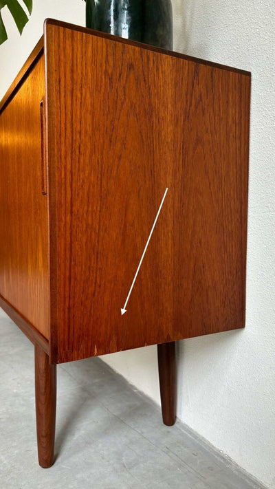 
                  
                    Strak lowboard teak - LOUI.STORE
                  
                