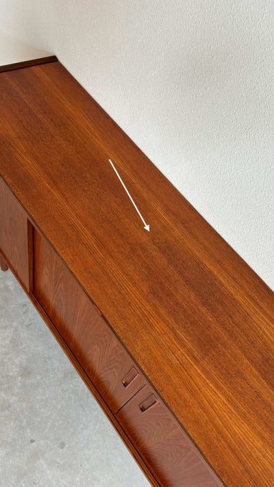 
                  
                    Strak lowboard teak - LOUI.STORE
                  
                