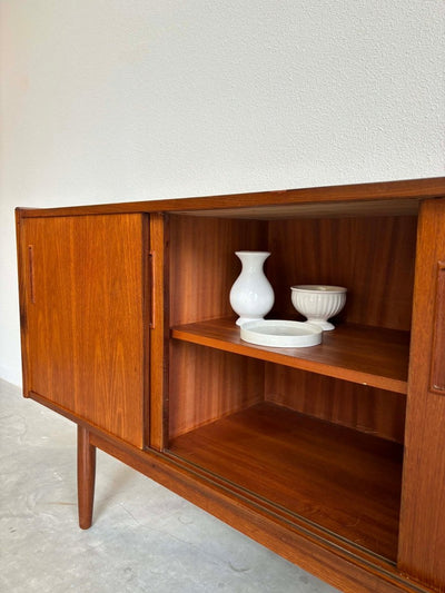 
                  
                    Strak lowboard teak - LOUI.STORE
                  
                