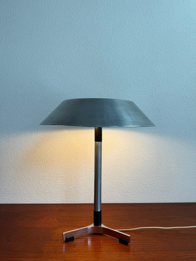 
                  
                    Tafellamp Jo Hammerborg design - LOUI.STORE
                  
                