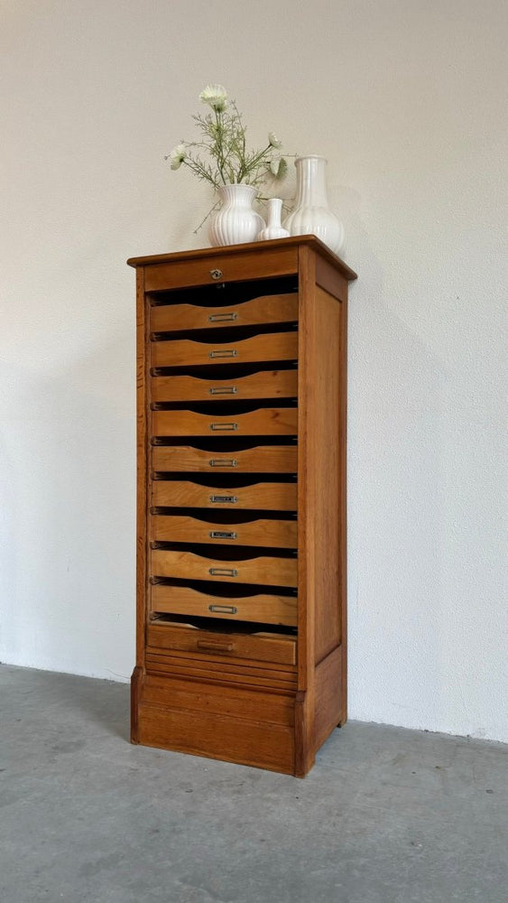 
                  
                    Tambourkast - archiefkast eiken - LOUI.STORE
                  
                